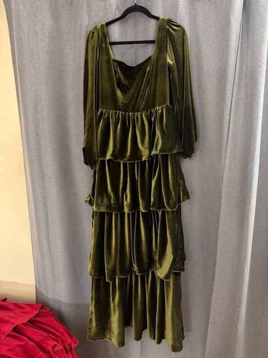 Olive Green Velvet Tiered Maxi Dress Long Sleeve Boho Formal Size 6 - Picture 4 of 4